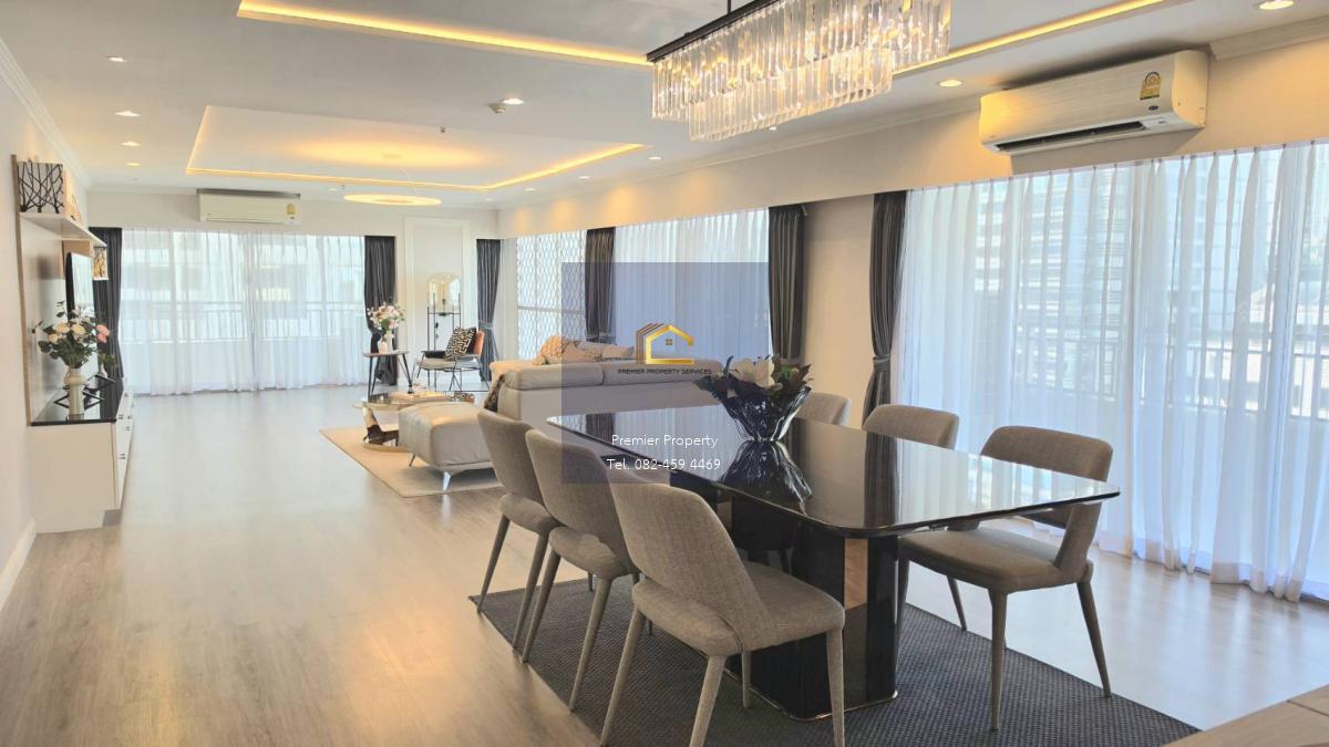 ์คอนโดมิเนียม 3 ห้องนอน ปรับปรุงตกแต่งใหม่ย่านสาทร ห้องนั่งเล่นกว้างขวาง เหมาะสำหรับครอบครัวใหญ่ 